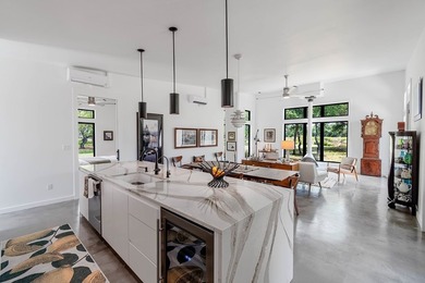 Coastal Retreat in Lamar - Mid-Century Modern Escape for - photo 17