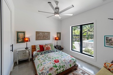 Coastal Retreat in Lamar - Mid-Century Modern Escape for - photo 18