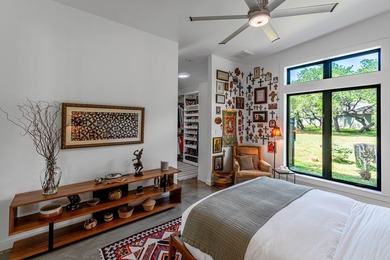 Coastal Retreat in Lamar - Mid-Century Modern Escape for - photo 25