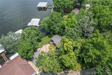 Beautifully updated lakefront home with a private dock, workshop - photo 34