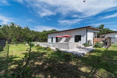 Coastal Retreat in Lamar - Mid-Century Modern Escape for - photo 36
