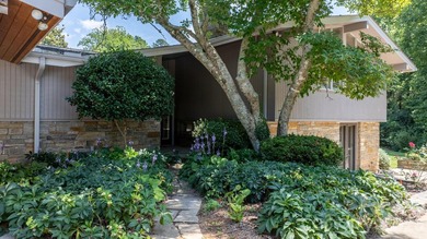 Experience one of the area's most extraordinary private estates - photo 41