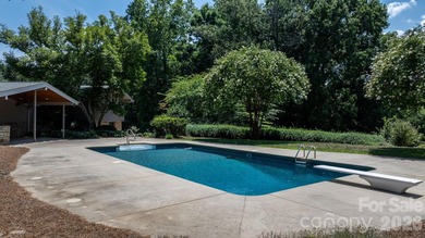 Experience one of the area's most extraordinary private estates - photo 43