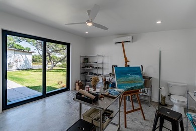 Coastal Retreat in Lamar - Mid-Century Modern Escape for - photo 43