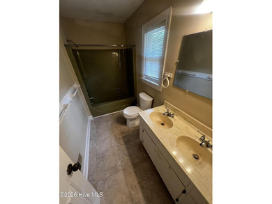Looking for privacy and quiet living? This one owner family home - photo 4