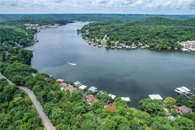 Beautifully updated lakefront home with a private dock, workshop - photo 47