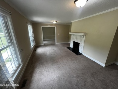 Looking for privacy and quiet living? This one owner family home - photo 8