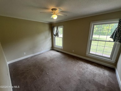 Looking for privacy and quiet living? This one owner family home - photo 10