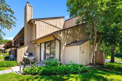 Turn-key studio condo in the gated Vacation Village community - photo 1