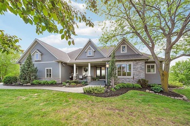 Escape to your own private sanctuary with this exceptional - photo 3