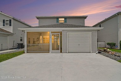 Enjoy relaxed Florida living in this charming 2-bedroom, 2-bath - photo 1