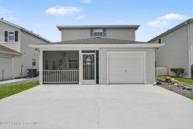 Enjoy relaxed Florida living in this charming 2-bedroom, 2-bath - photo 2