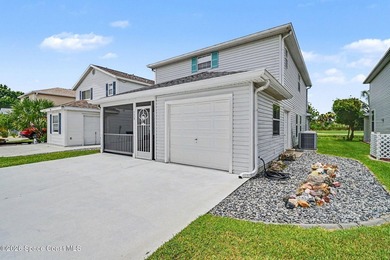 Enjoy relaxed Florida living in this charming 2-bedroom, 2-bath - photo 3