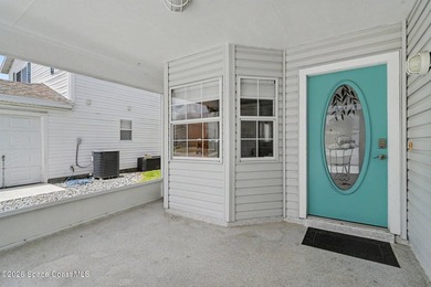 Enjoy relaxed Florida living in this charming 2-bedroom, 2-bath - photo 5