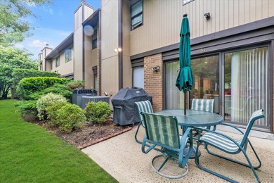Welcome to this beautifully appointed 3-bedroom, 2.5-bath - photo 23