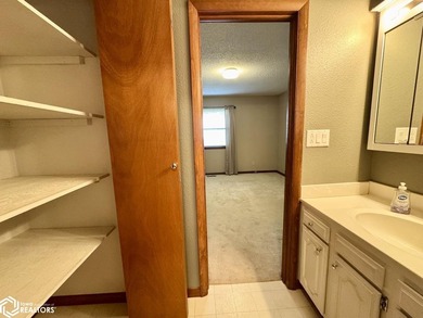 Well maintained ranch in a quiet neighborhood offers a - photo 25