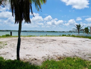 Indulge in the ultimate coastal sanctuary with this exceptional - photo 5