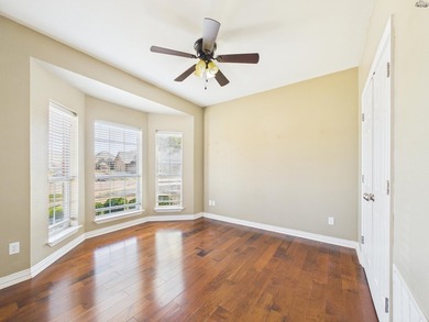 Exceptional executive home offering over 3,000 sq ft of refined - photo 5