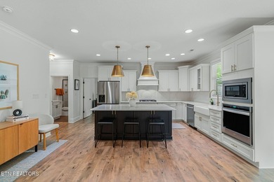 Welcome to 651 Little Turkey Lane, a beautifully appointed - photo 17