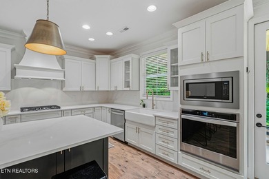 Welcome to 651 Little Turkey Lane, a beautifully appointed - photo 22