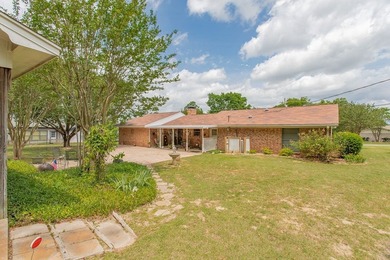 Charming traditional 3-bedroom, 2-bath home offering 1,448 - photo 26