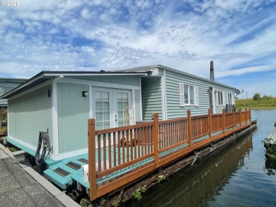 Lake Home For Sale in Portland, Oregon