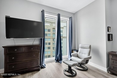 Luxury Riverfront Condominium with Stunning Views & High-End - photo 14