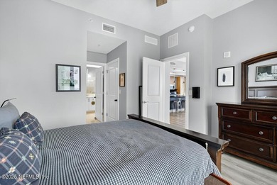 Luxury Riverfront Condominium with Stunning Views & High-End - photo 15