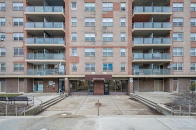Welcome to this comfortable and conveniently located residence - photo 17