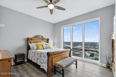 Luxury Riverfront Condominium with Stunning Views & High-End - photo 18