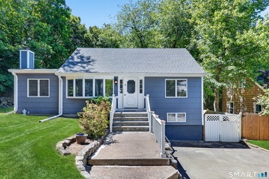 Charming and well-maintained 2-bedroom, 1-bath Cape situated on - photo 1