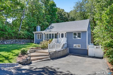 Charming and well-maintained 2-bedroom, 1-bath Cape situated on - photo 2