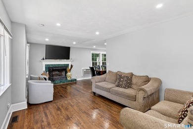Charming and well-maintained 2-bedroom, 1-bath Cape situated on - photo 9