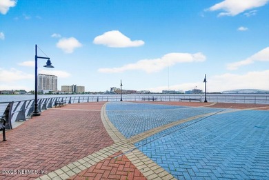 Luxury Riverfront Condominium with Stunning Views & High-End - photo 29