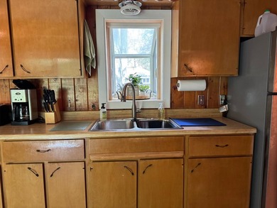 A true Northwoods gem, located on 90' of Beautiful, sandy - photo 31