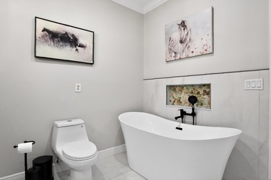 Looking for space for everyone & every thing? This fully - photo 33