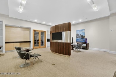 Luxury Riverfront Condominium with Stunning Views & High-End - photo 37