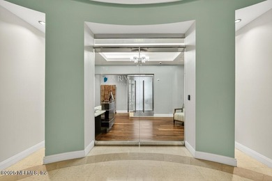 Luxury Riverfront Condominium with Stunning Views & High-End - photo 46