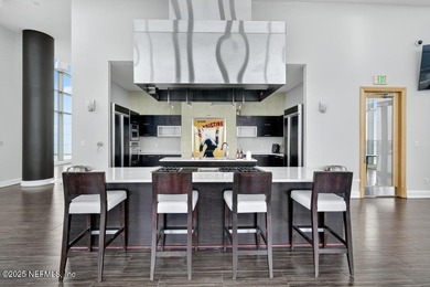Luxury Riverfront Condominium with Stunning Views & High-End - photo 54