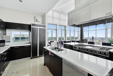 Luxury Riverfront Condominium with Stunning Views & High-End - photo 59