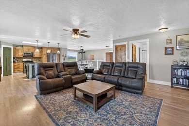 Peaceful country living with room to breathe and stunning - photo 3