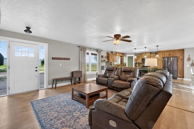 Peaceful country living with room to breathe and stunning - photo 6