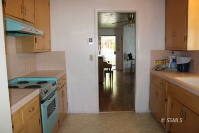 Welcome to this cozy, well-cared-for 2-bedroom, 2-bath home - photo 12