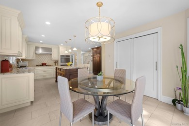 Wonderful Center Hall Colonial Located In The Desirable - photo 14