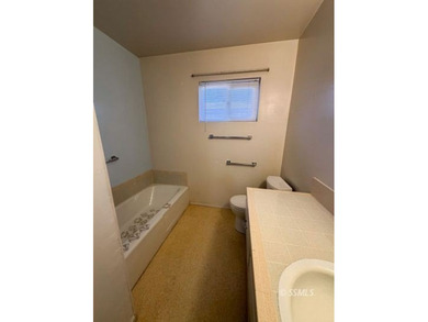 Welcome to this cozy, well-cared-for 2-bedroom, 2-bath home - photo 23