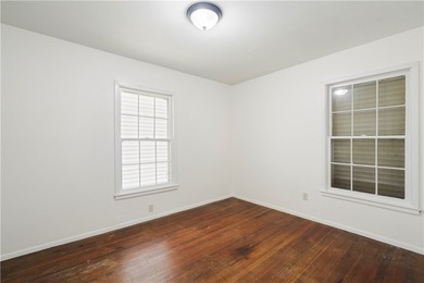 Welcome to 1821 Hawthorne, a solid home with classic character - photo 12