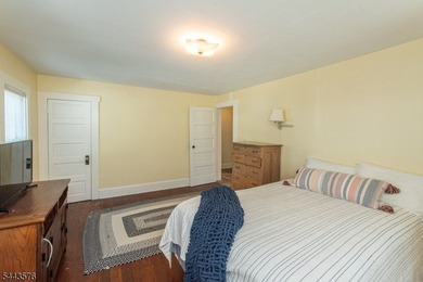 Welcome home to this delightful 3 Bedroom 1 Bath storybook - photo 14