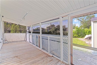 Welcome to 1821 Hawthorne, a solid home with classic character - photo 17