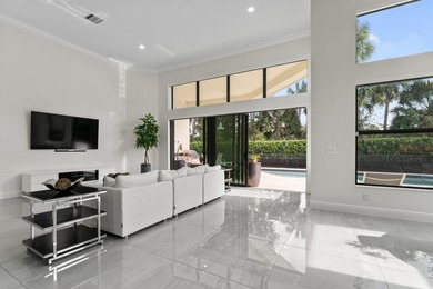 Exceptionally upgraded Callahan model in prestigious Royal Palm - photo 11