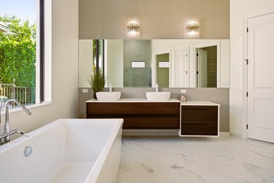 Exceptionally upgraded Callahan model in prestigious Royal Palm - photo 18